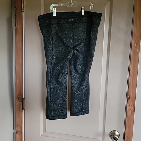 Large women's Under Armour capri leggings dark blueish gray - Picture 2 of 5